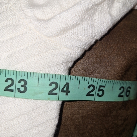 An INC International Concepts cream color turtleneck sweater in a women's XL.NWT - Picture 7 of 9